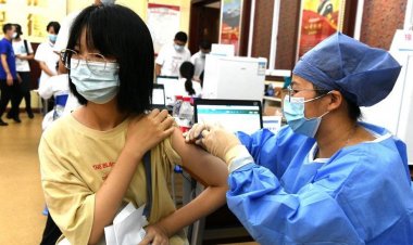 China Covid: China targets school students to control case surge