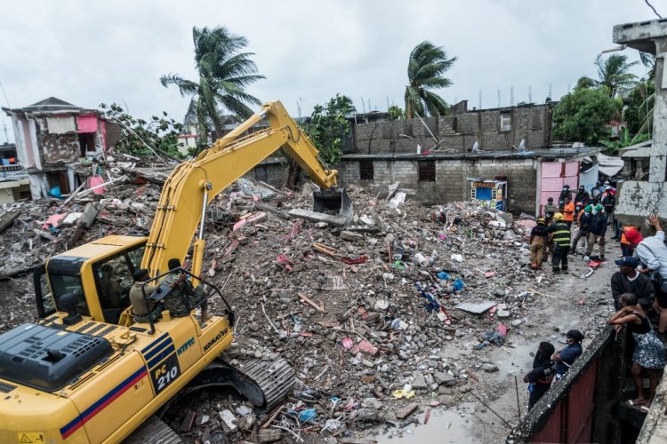 Haiti earthquake death toll nears 2000