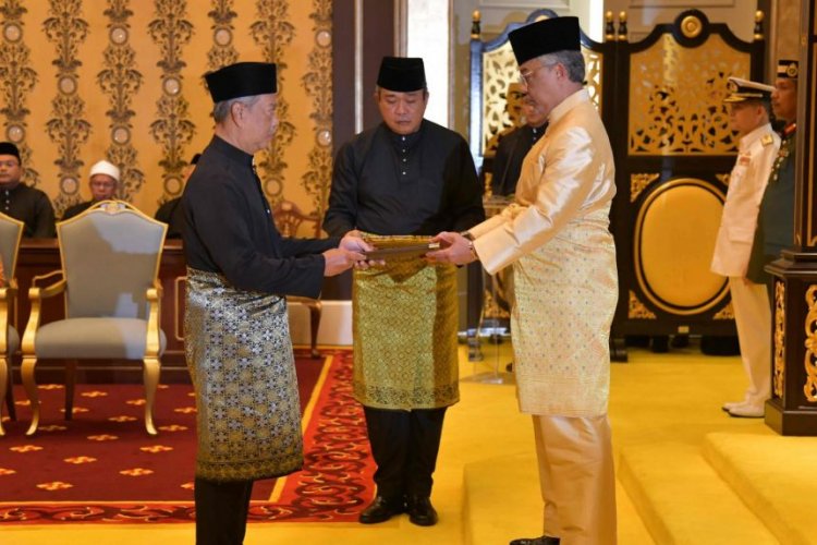 Malaysian PM sworn in as scandal-hit party reclaims leadership