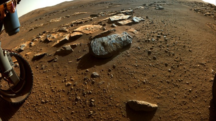 Mars rover collects first rock samples