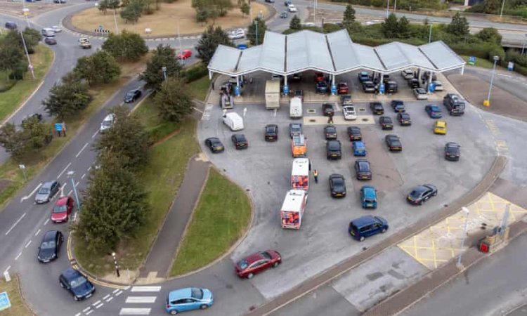 Drivers queue for petrol in the UK over shortage concerns