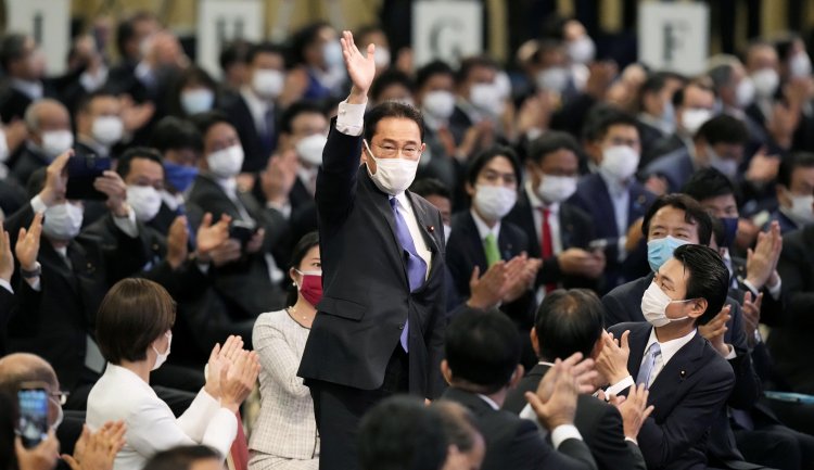 Fumio Kishida wins vote to become Japan's ruling party leader