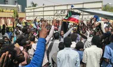 Thousands of Sudanese join anti-government sit-in on its fifth day