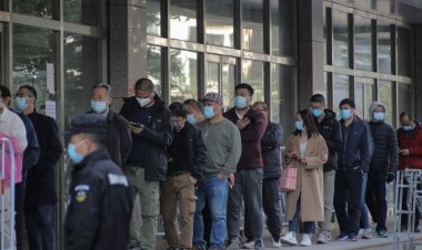 Beijing residents queue for tests as China battles new Covid outbreak