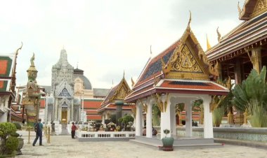 Hopes high as tourists touch down for Thailand re-opening