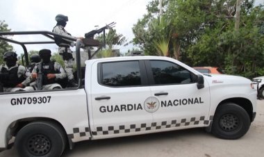 Tourists panic as Mexico beach shooting leaves two dead