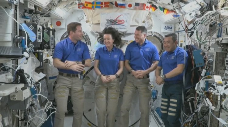 High winds delay ISS astronauts' return to Earth