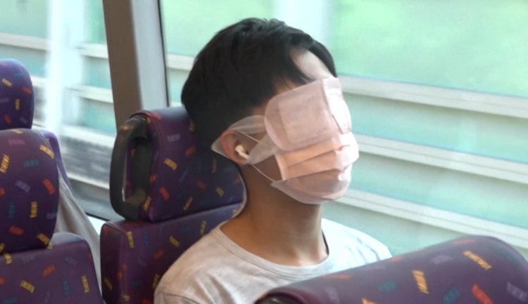 The passengers on the bus go ZZZ on Hong Kong nowhere route