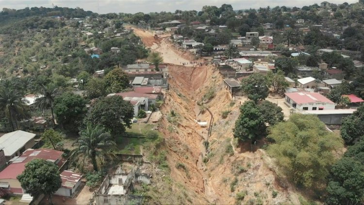 Flood damage exposes Kinshasa's unbridled urbanization
