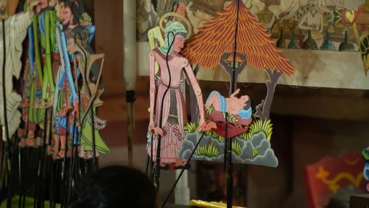 Indonesian community tells the story of Jesus through shadow puppets