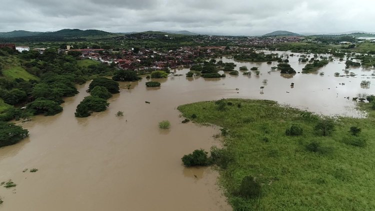 Heavy rains displace thousands in northeast Brazil