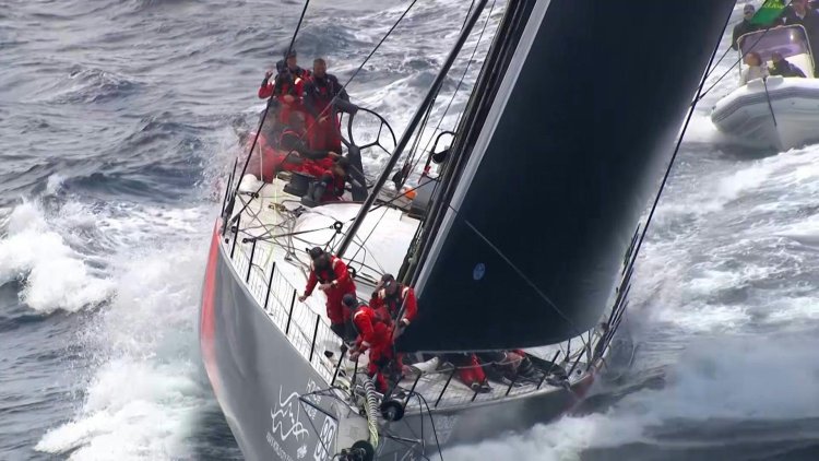 Early drama in Covid-hit Sydney to Hobart yacht race