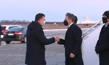 Blinken in Kyiv to back Ukraine as Putin stares down West