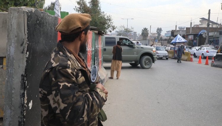Fear stalks city in Islamic State's Afghan heartland