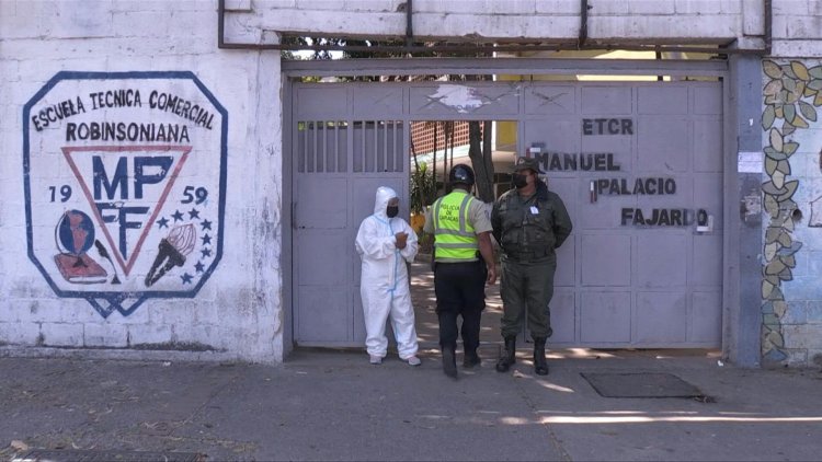 Minimal participation in collecting signatures against Maduro after opposition boycott