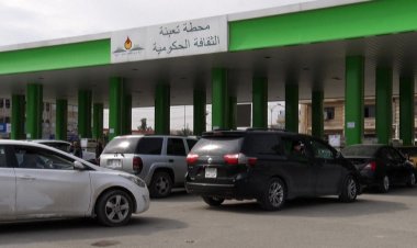 Iraqis queue for petrol in Mosul amid shortages