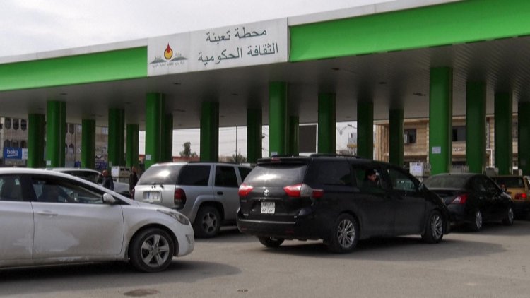 Iraqis queue for petrol in Mosul amid shortages