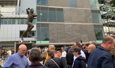 Thousands bid farewell to Shane Warne at state memorial service