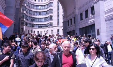 Armenia opposition stages new protests against PM