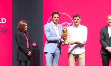 Dubai displays FIFA World Cup Trophy