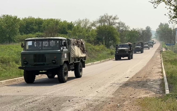 Ukraine battles to hold eastern bastions