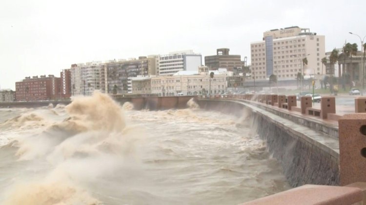 Strong winds from Cyclone Yakecan hit the coast of Uruguay