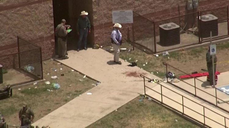 Teen gunman kills 15 at Texas elementary school