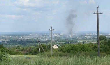 Deadly air strike hits Ukraine frontline city as it readies for street battle