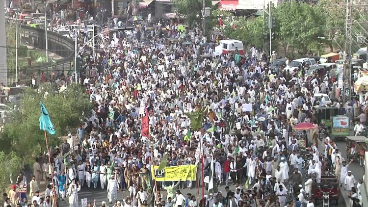 Huge Muslim protests in Asia after India prophet row