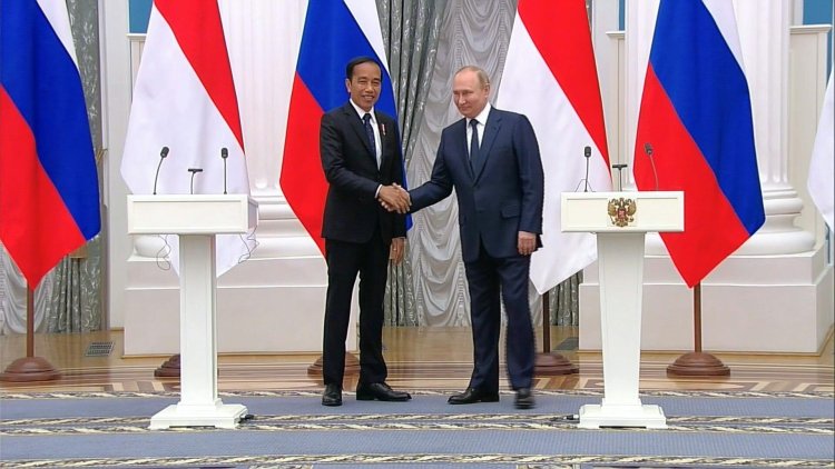 Vladimir Putin met indonesian president