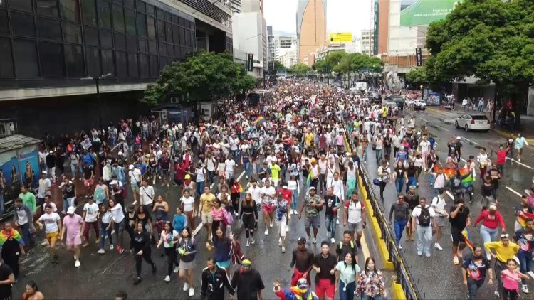 Crowd celebrates LGBT Pride in Venezuela