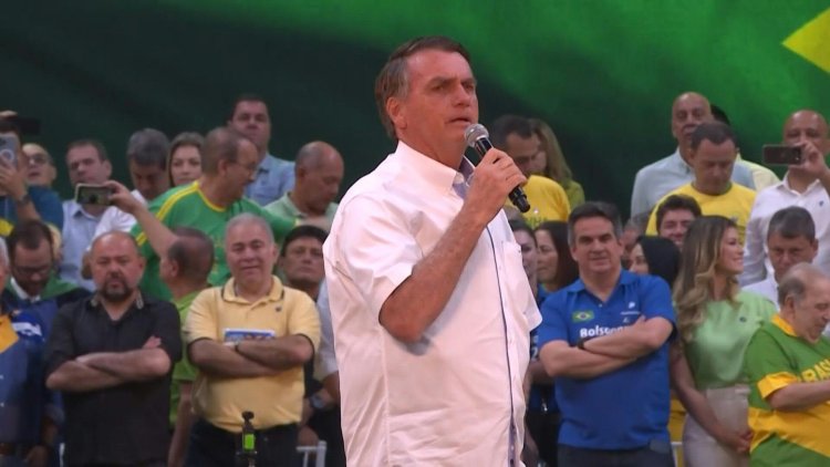 Bolsonaro launches campaign with digs at voting system, main rival