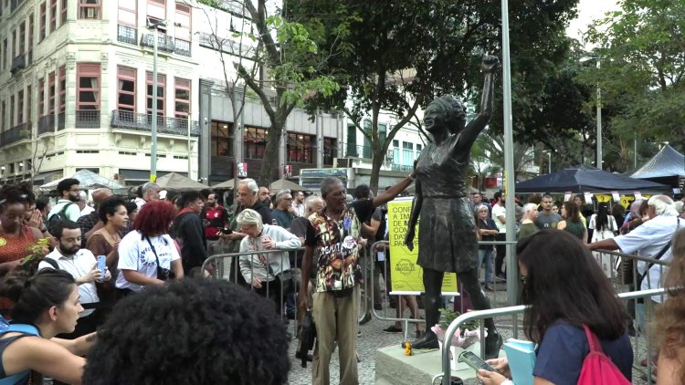Statue of activist Marielle Franco installed in Rio de Janeiro