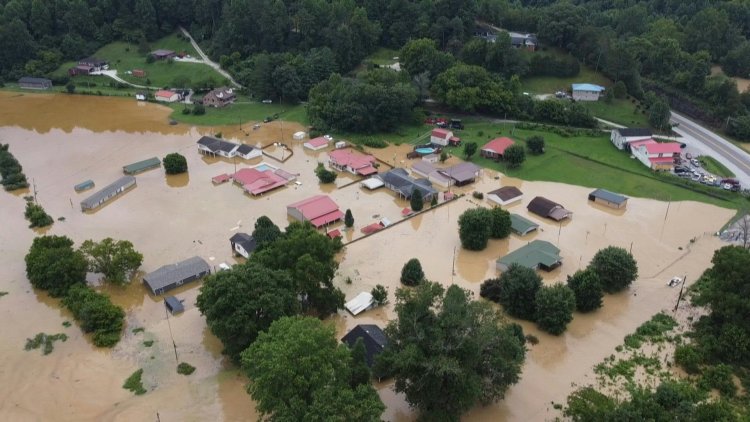 Three dead in 'devastating' Kentucky flooding