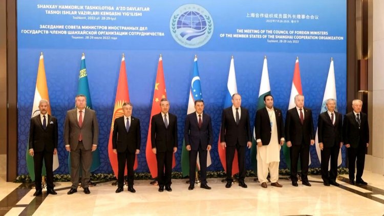 Chinese FM attends SCO foreign ministers' meeting in Tashkent