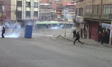 Coca farmers and police clash in Bolivia over market dispute