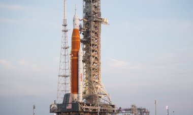 NASA delays launch of giant Moon rocket