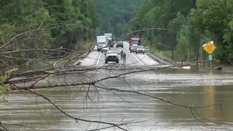 Rescuers face renewed rain as Kentucky flood death toll hits 26