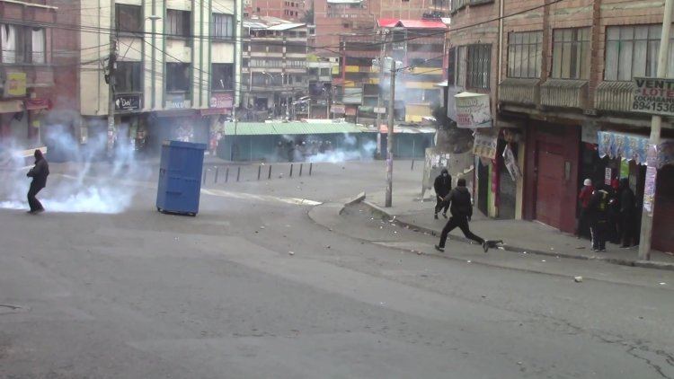 Coca farmers and police clash in Bolivia over market dispute