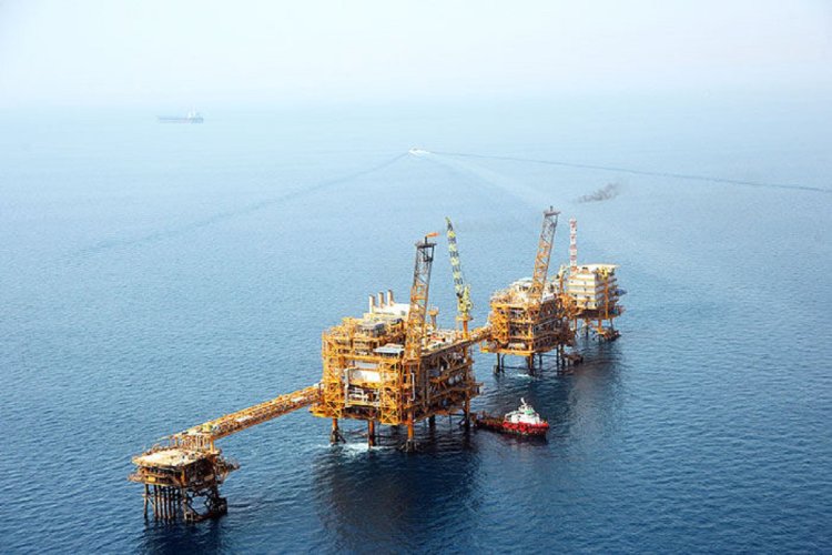 Iran Starts Drilling At Oil Field Shared With Saudi Arabia