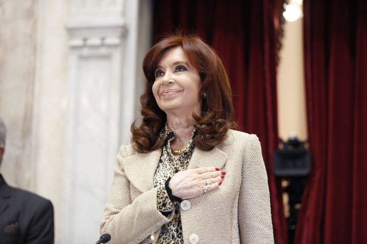 Man arrested for pointing gun at Argentine VP Kirchner
