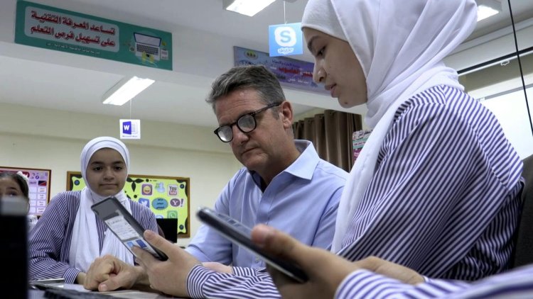 UN gives Gaza children tablets to connect with world