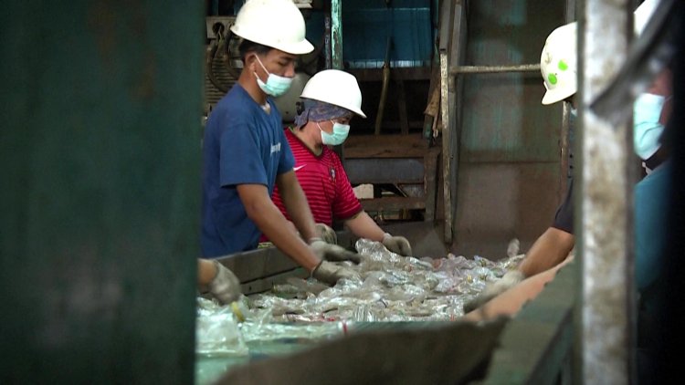 Recycling firm battles Jakarta's plastic waste emergency