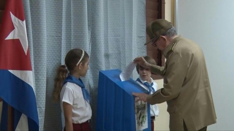 Cubans voting on a landmark liberalisation of family code