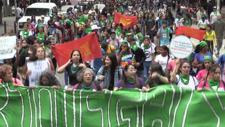 Hundreds march in Caracas on International Safe Abortion Day