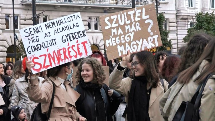 Hungary tightens abortion rules