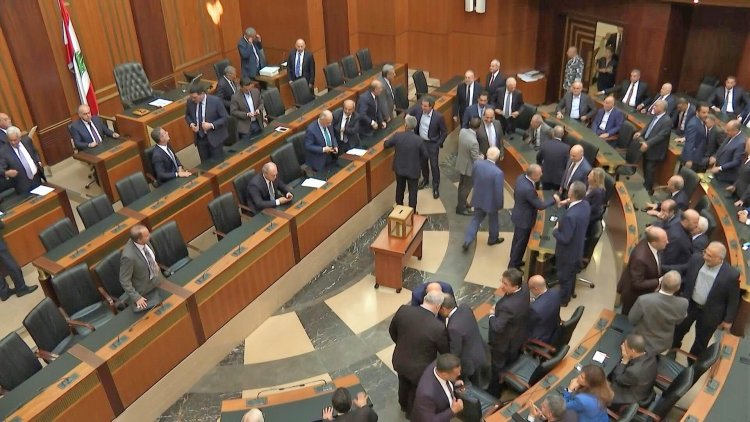 Lebanon MPs meet to elect new president amid economic crisis