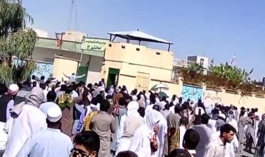 Clashes as Iran protests over Mahsa Amini death enter third week