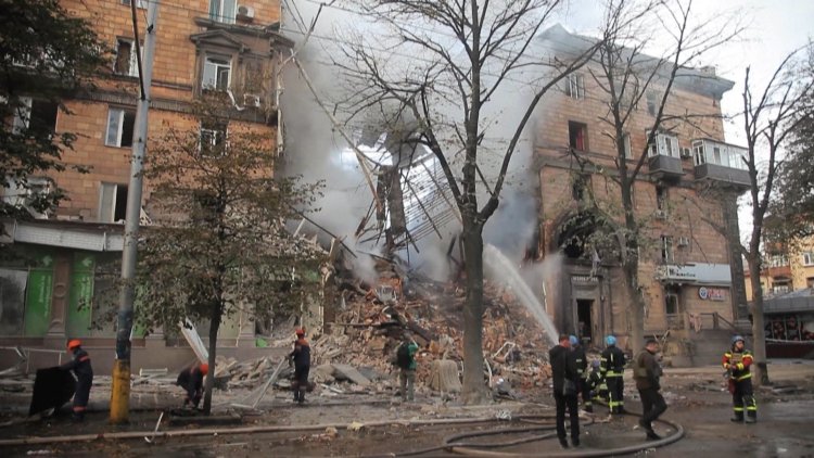 Deadly strikes batter Ukraine city of Zaporizhzhia