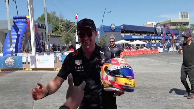 Checo Pérez gathers 130 thousand fans